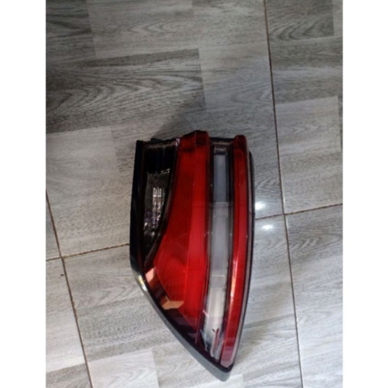 stoplamp lampu belakang fortuner vrz 2021 facelift kanan