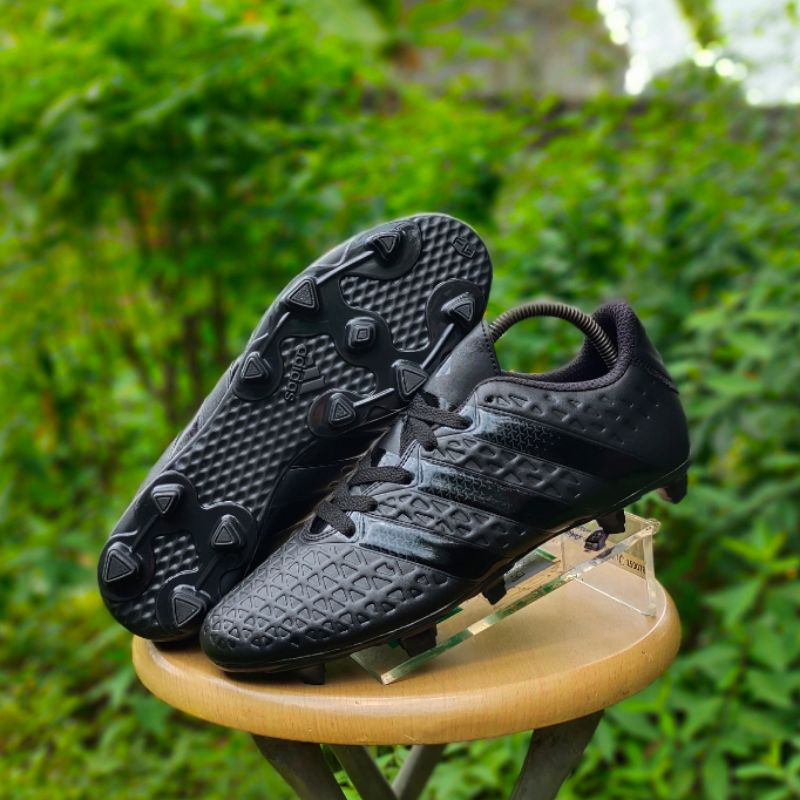 Sepatu bola adidas ace full black/sepatu adidas ace made in vietnam/sepatu bola full hitam