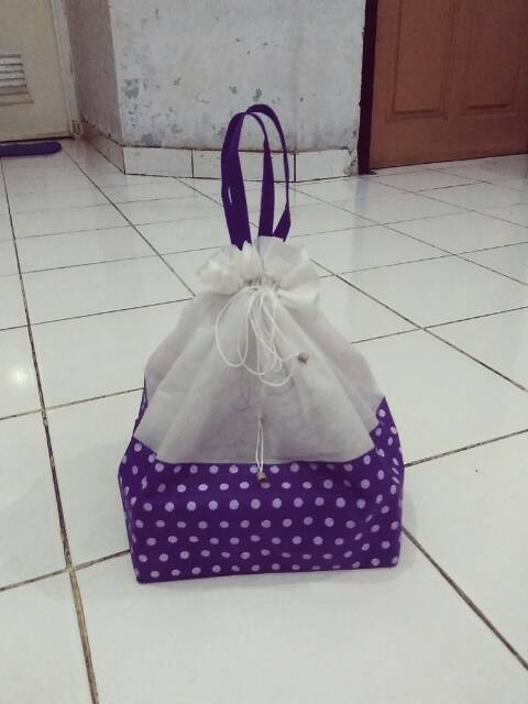 Tas serut spunbond polkadot UK 22