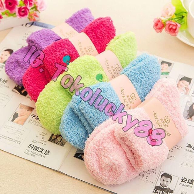 IMPORT Sock Fluffy Wool Kaos kaki wool lembut wintee musim dingin rajut