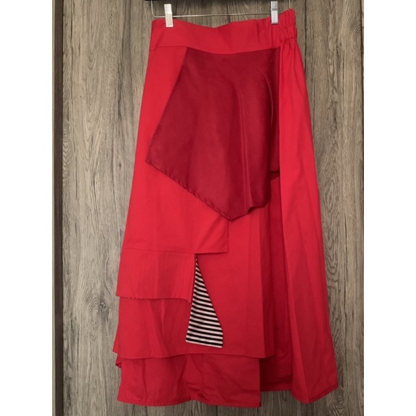 Oline Workrobe red skirt