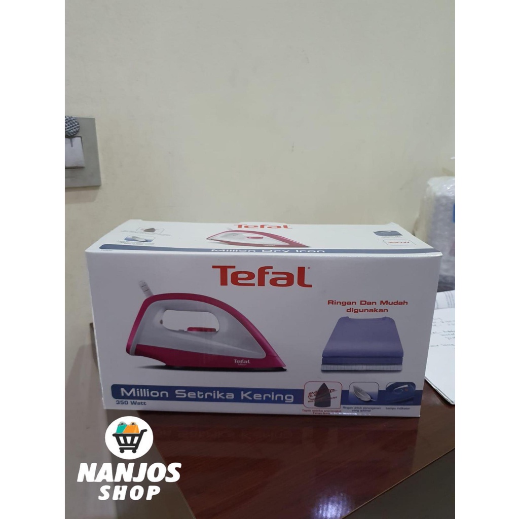 Tefal Seterika Million Dry Iron Penggosok Pakaian Mulus 350 W FS2630
