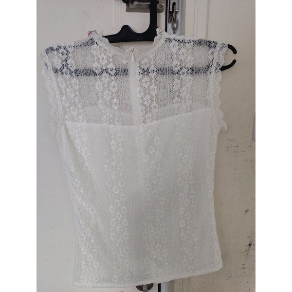 preloved atasan putih renda