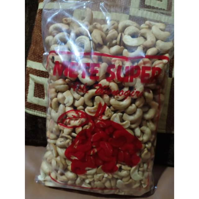 

Kacang Mete Super (Matang) 1 kg