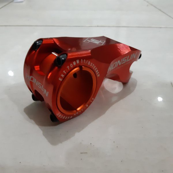 READY   stem Honsun RED Oversize 7 cm 17 derajat 31.8 dan 35 mm - stem sepeda MTB ringan pendek XC