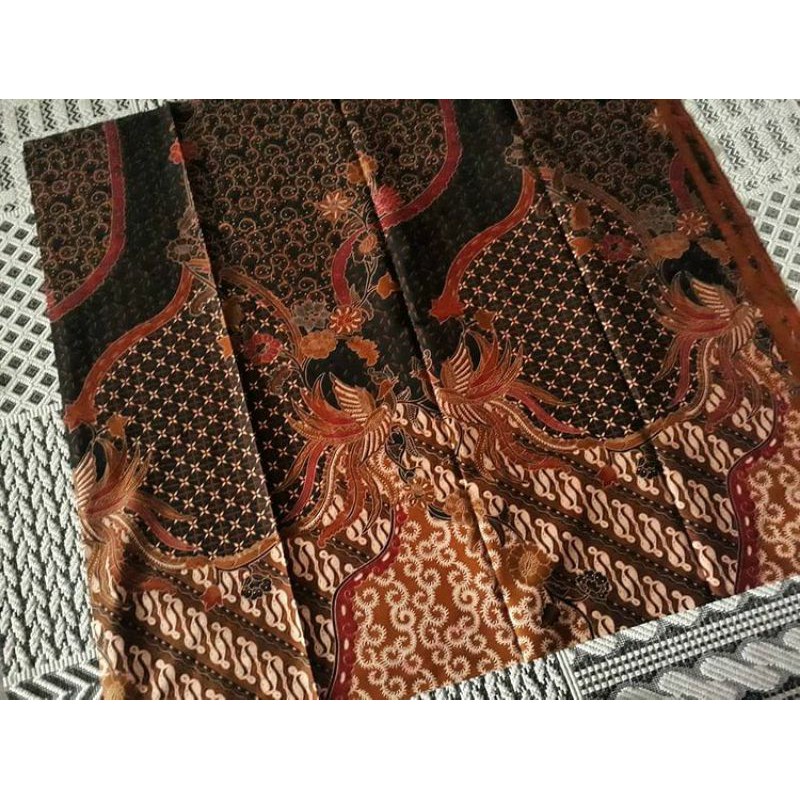 Kain batik solo alusan truntum merak ukel merah