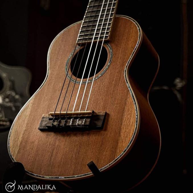 Guitarlele Gitar Mini Gitar Classic Original Mandalika