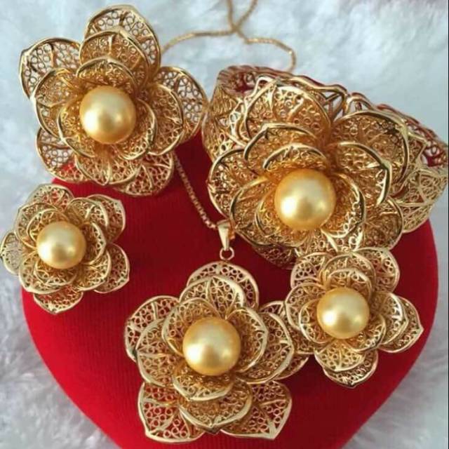 ST#9 BERSERTIFIKAT SET LENGKAP PERHIASAN MUTIARA AIR TAWAR ASLI LOMBOK RANGKA RHODIUM BENTUK KENDARI