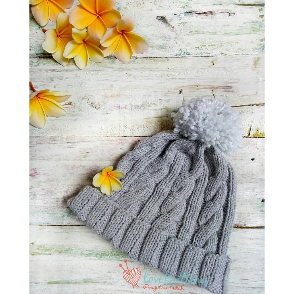 Knit cable hat grey