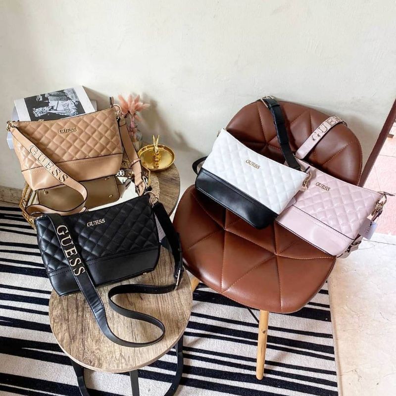 GUESS Illy Bucket Bag