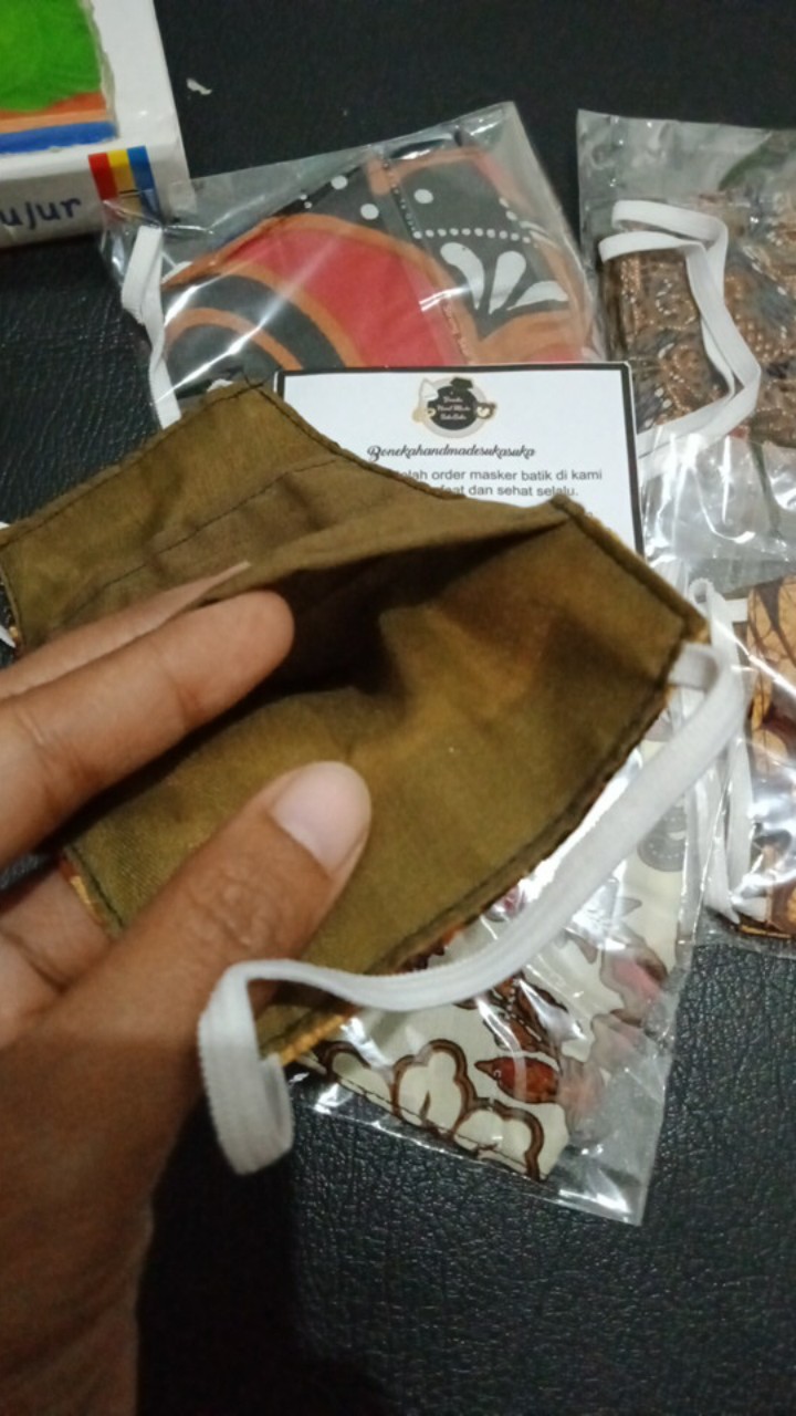 Masker Batik Solo Bisa Lapis Isi Tisu Model Cantol Telinga / Hijab / Masker Cowok / Masker Headloop