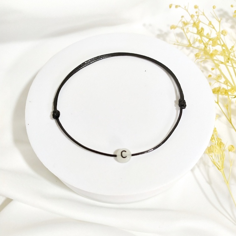 gelang glow in the dark inisial huruf bisa nyala wanita pria tali hitam korea waterproof-C