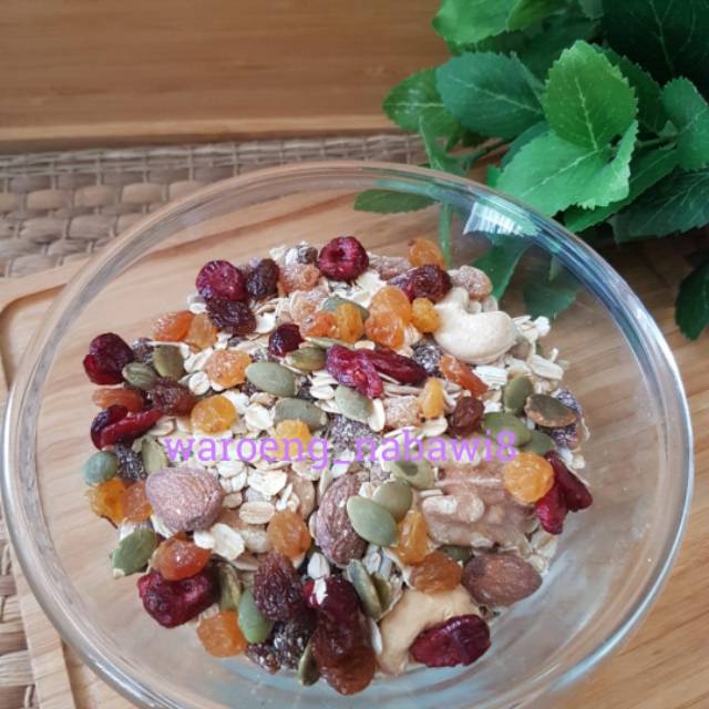 

Muesli Premium (oat, cransbery, kismis, kwaci campur, almond) 350g