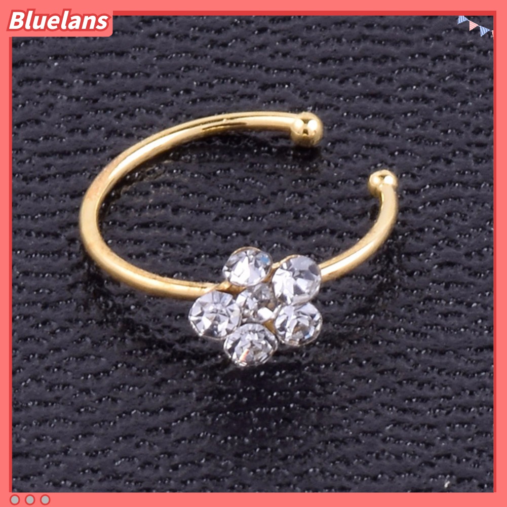 1pc Cincin Stud Tindik Hidung Desain Plum Blossom Aksen Berlian Imitasi Untuk Wanita