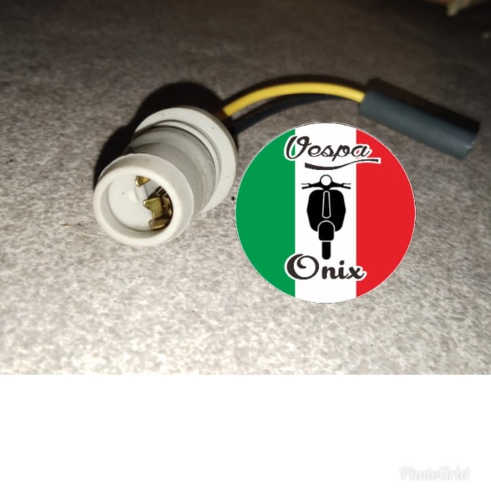 SOKET KABEL RUMAH LAMPU SEIN ZIP 100