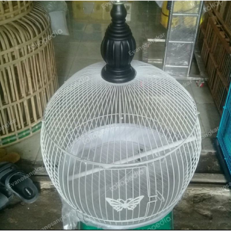 Kandang burung besi model gentong