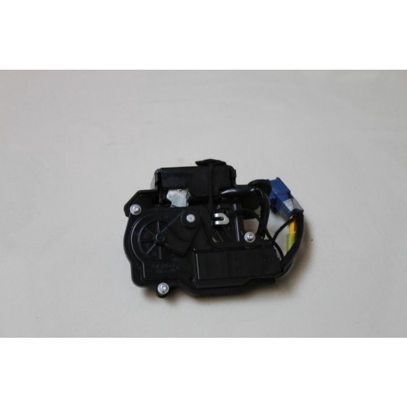 Locky Assy, Back Door. Door lock Bagasi Yaris GEN 1 tahun 2006-2013. Original 69350-52110