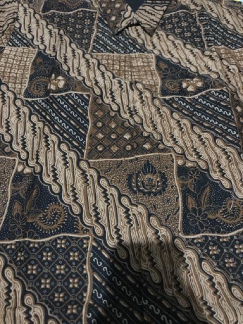 Parang Sembodo Kemeja Batik Pria Eksklusif Lengan Panjang Berfuring Batik Solo Katun Primisima