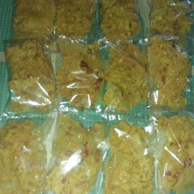 

Kerupuk peyek