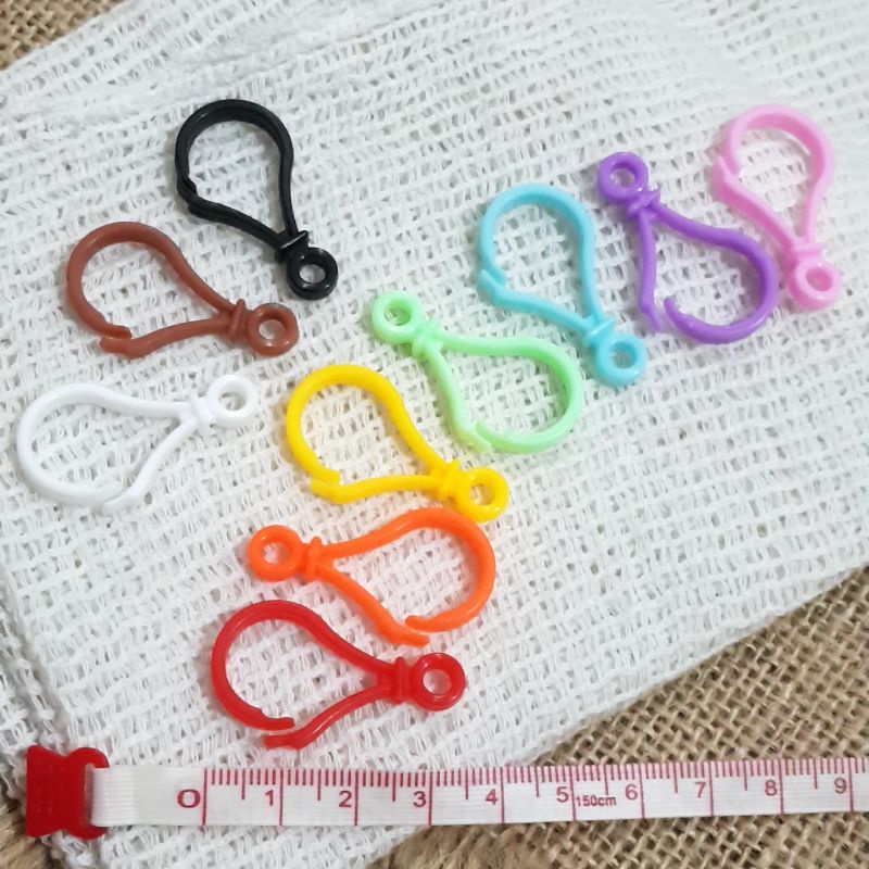 12 pc Gantungan Kunci / Kait Plastik 3,5cm Campur Warna