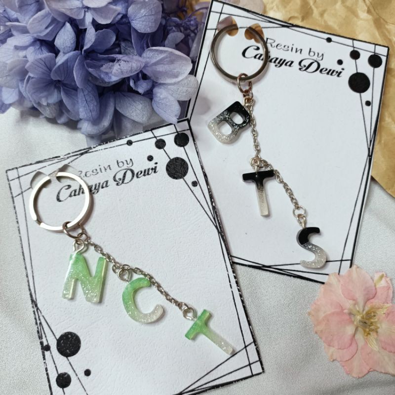 MINI KEYCHAIN RESIN BISA CUSTOM | RESIN INITIAL KEYCHAIN | GANTUNAN KUNCI RESIN