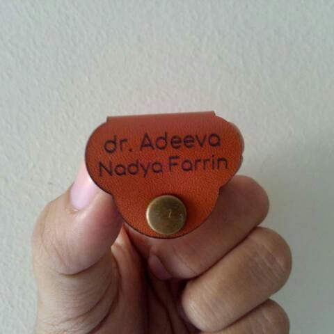 

Stetotag Kulit Asli Stetoskop Name Tag / Stetostag Nametag Stetoskop Profesi Medis Sultan Leathers