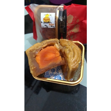 

MOONCAKE TRADITIONAL 100% HALAL HOMEMADE ASLI KEDIRI