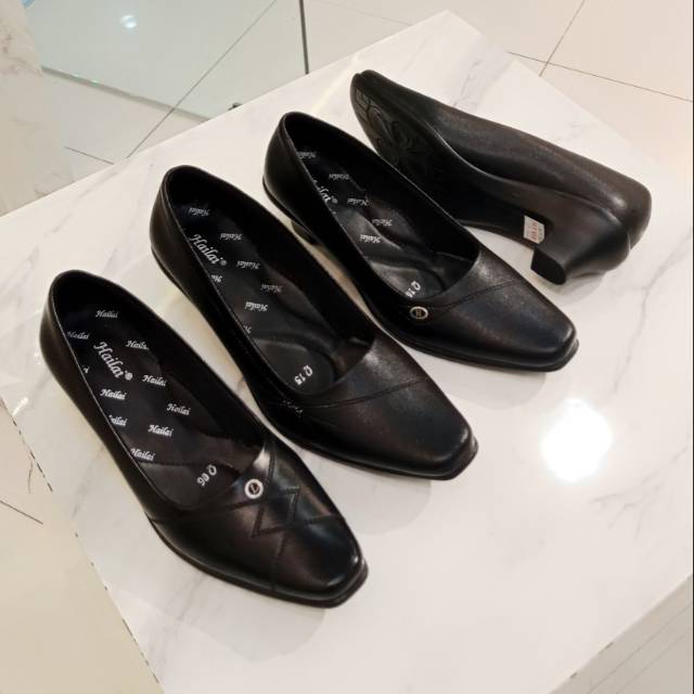 Sepatu kantor hailai.