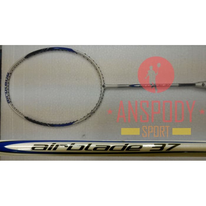 RAKET BADMINTON CARLTON AIRBLADE 37