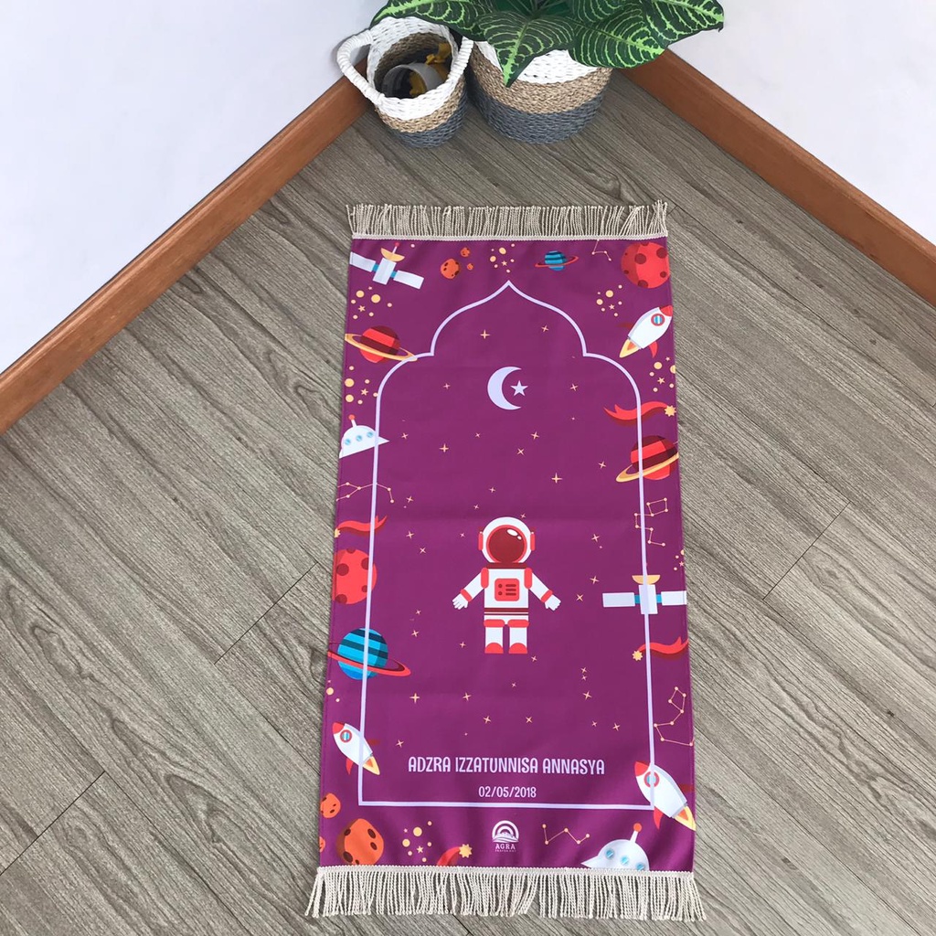 Sajadah Anak Free Custom Nama Premium Grade Anti Slip Astronot Series Exclusive Printed-Astro Violet