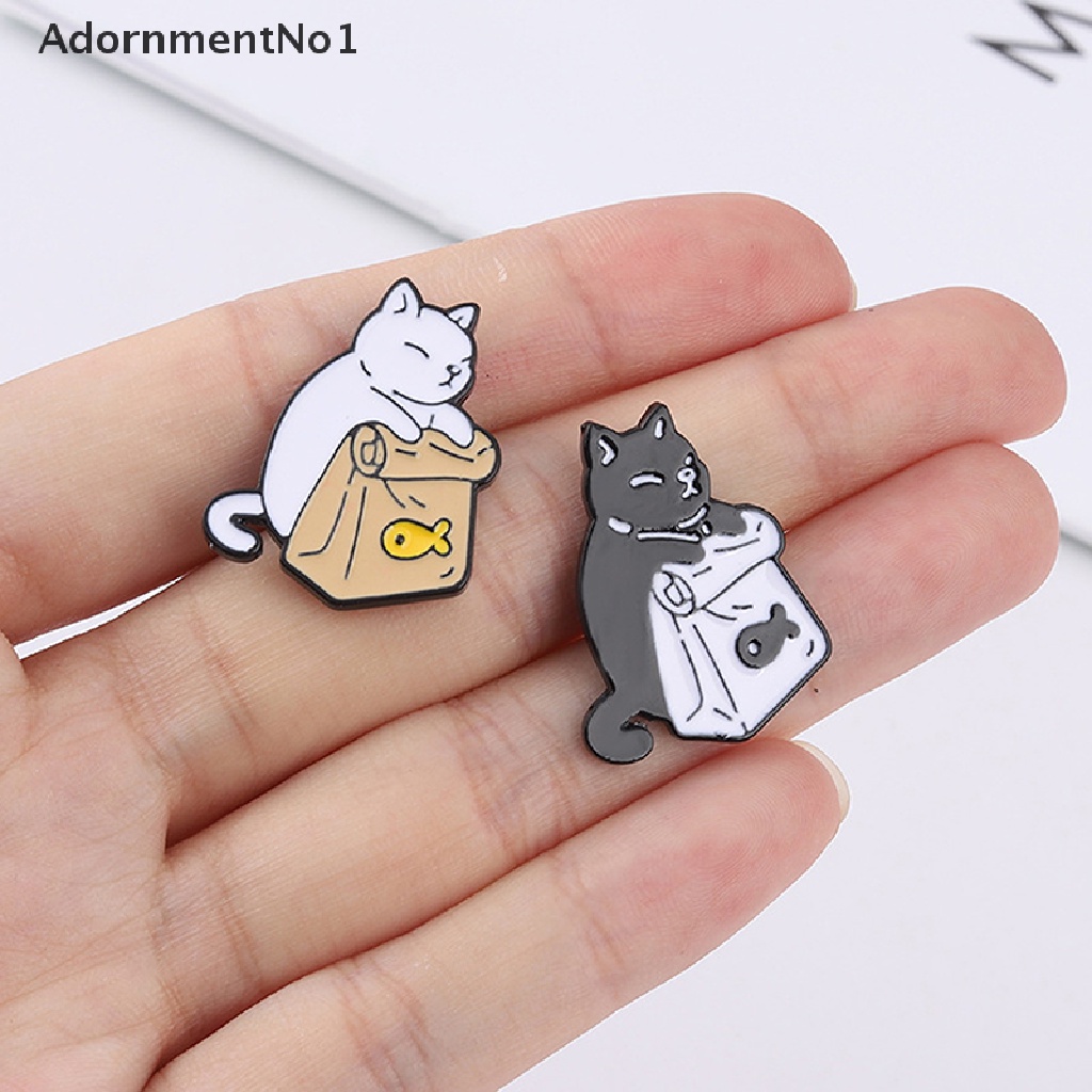 (AdornmentNo1) Bros Pin Enamel Desain Kucing Hitam Putih + Ikan Kering