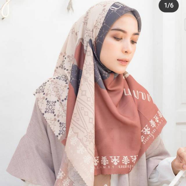 Kanaka scarf raja ampat by wearing klamby