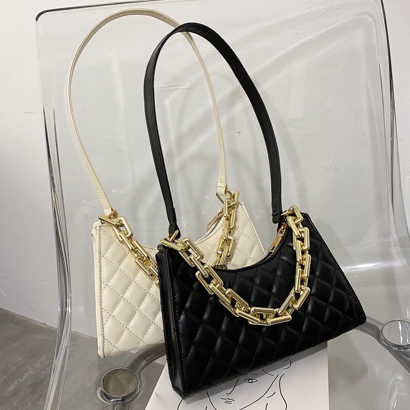 Aghnia chunky chain bag