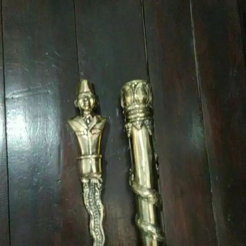 [BAYAR DIRUMAH] Tongkat komando soekarno bahan kuningan sari