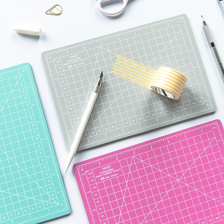 

JUNESIX A5 CUTTING MAT & CARVING-KNIFE PEN SET ALAS POTONG AJ59 Terkini