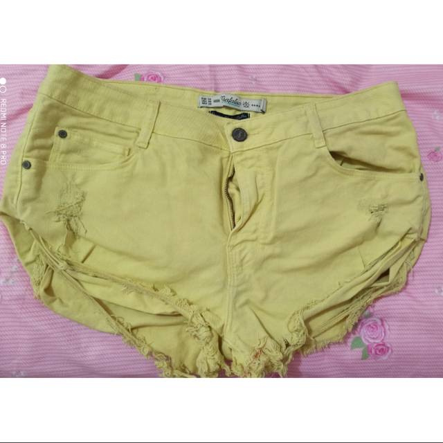 Preloved celana pendek wanita Zara TRF