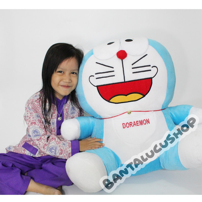 Boneka doraemon jumbo