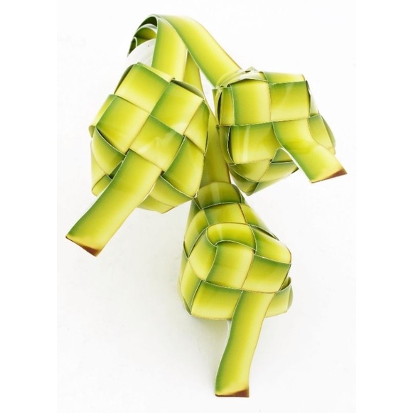 Cangkat ketupat wadah ketupat kosong daun janur muda segar