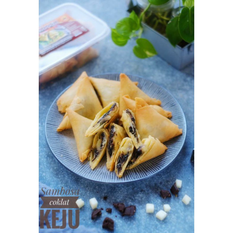 

FROZEN SAMBOSA COKLAT KEJU/SAMOSA COKLAT KEJU ISI 10/PCS