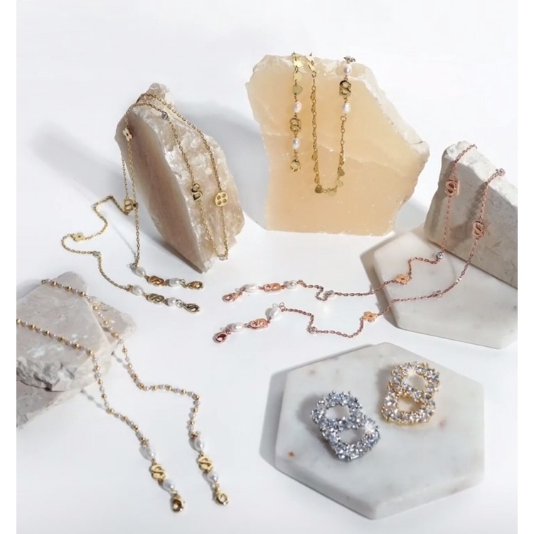 BUTTONSCARVES | The Everything Monogram Amore Pearl Long Chain (langsung payment)