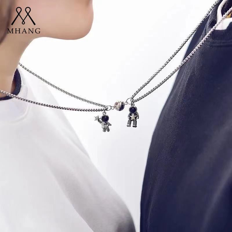 Kalung Couple Pasangan Liontin Astronot Magnet