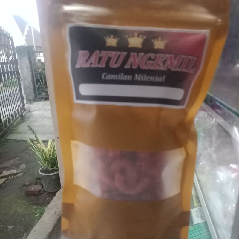 

RATU NGEMIL usus krispi pedas original lezaaaat....