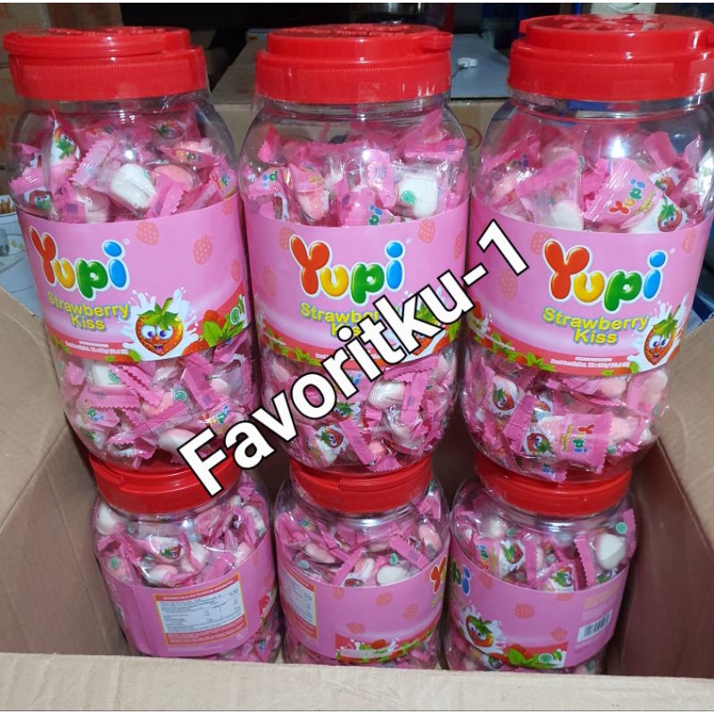 

YUPI Strawberry Kiss Jar/Toples 300 gr. 1 Toples Isi 125 Pcs