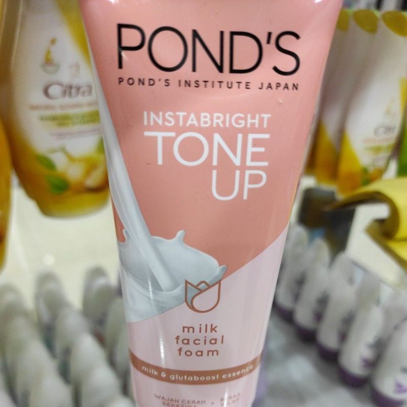 Pond's Instabright Tone Up Milk Facial Foam 100g