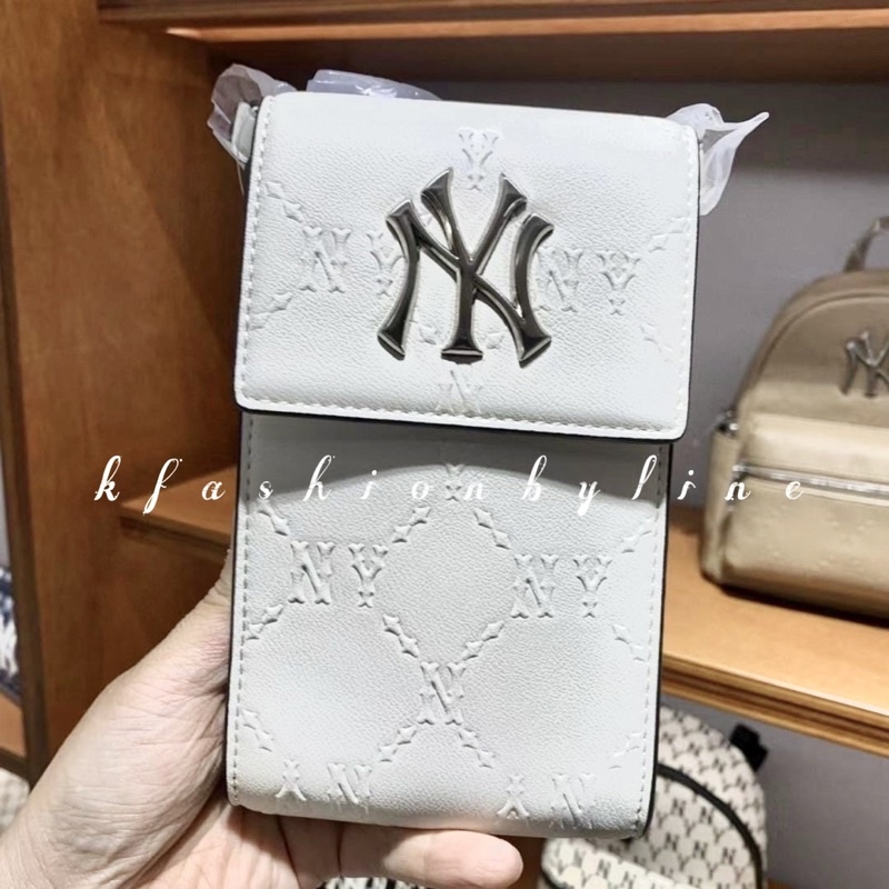 MLB Monogram Diamond Emboss Cell Phone Cross Bag New York Yankees (CREAM)
