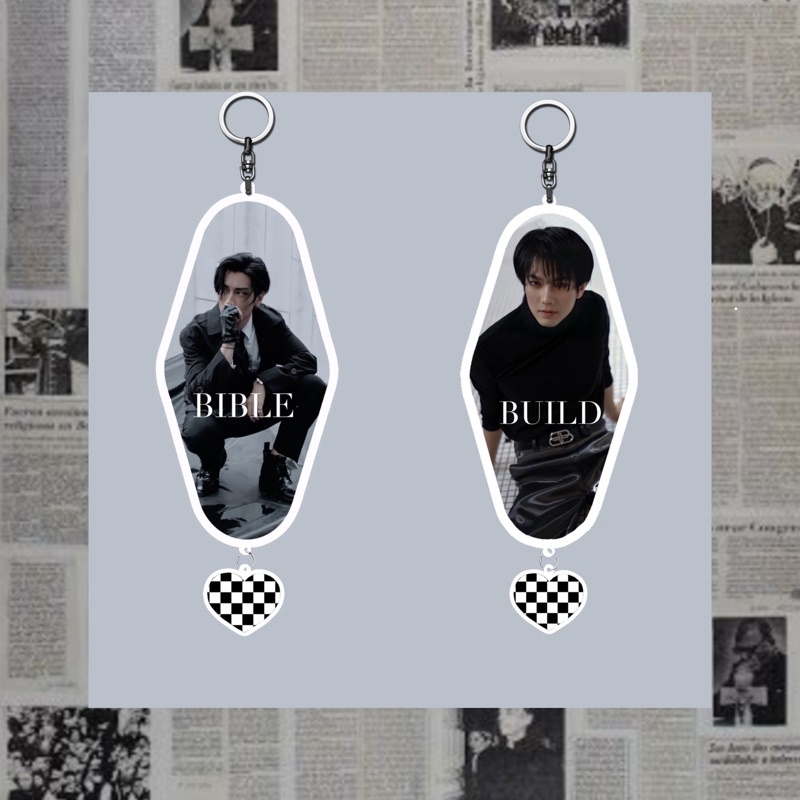 Black and white BIBLEBUILD KEYCHAIN