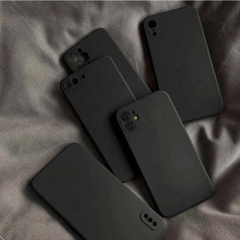 Black Case Slimfit iPhone 14 14+ 14Pro 14Promax 13 13Pro 13Promax 13Mini 12 12Pro 12 Mini 12Promax 11 11Pro 11Promax X XS XR XSMAX 7+ 8+ 6+ 6S+ 7G 8G 6 6G 6S Soft Case Hitam Slim Fit / Softcase Gelap Premium Matte Anti Glare Mate Doff Promax Pro Max Plus