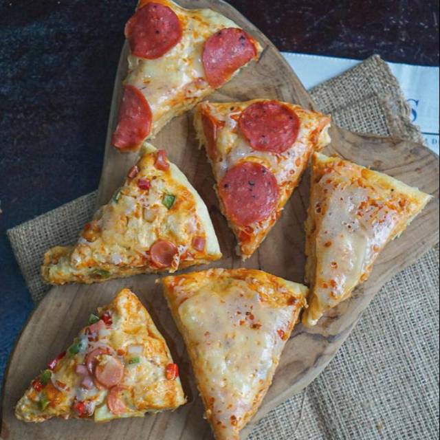 

Homemade Pizza Teflon Val's Kitchen dengan berbagai Varian Topping