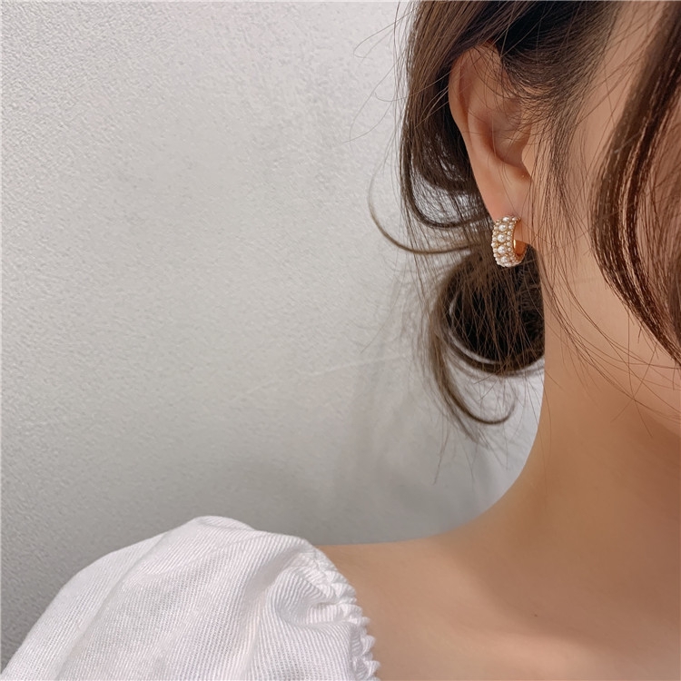 Anting Mutiara Setengah Lingkaran Bentuk C Untuk Wanita Aksesoris Korea vintage Elegan