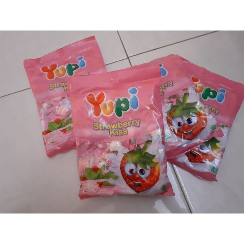 

Yupi Strawberry Kiss Bag 120gr